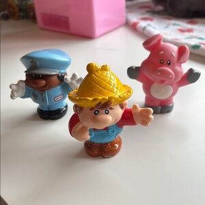 Yellow and Red Action Figures Playset